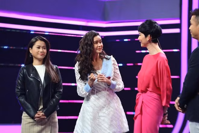 ly hon van song chung nha, truong quynh anh con tiet lo chong cu hay noi doi khi di nhau - 2