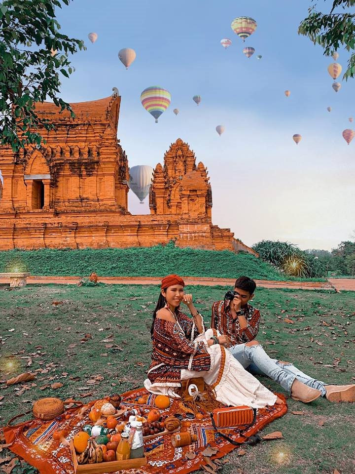 Xuất hiện "Thái Lan thu nhỏ" giữa lòng Hà Nội thu hút giới trẻ tới check-in. (Ảnh: Phạm Lan Hương)