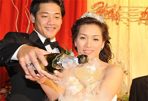 Phản ứng trái ngược của vợ sao Việt khi chồng phải đóng phan ung trai nguoc cua vo sao viet khi chong phai dong