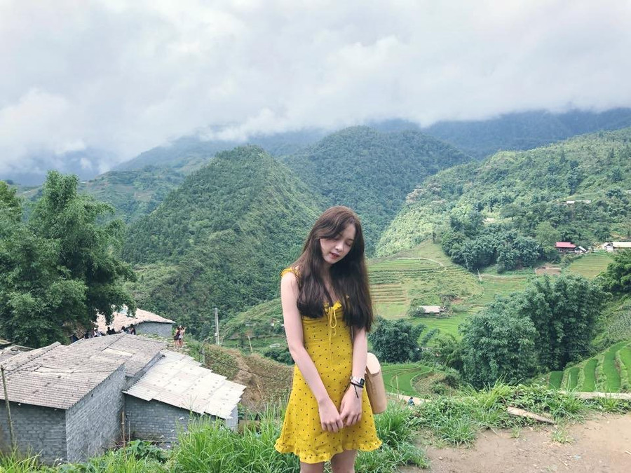 Dù chụp mẫu hay tự chụp selfie thì Phi Linh vẫn luôn khiến người đối diện "đứng tim" vì vẻ đẹp thiên thần