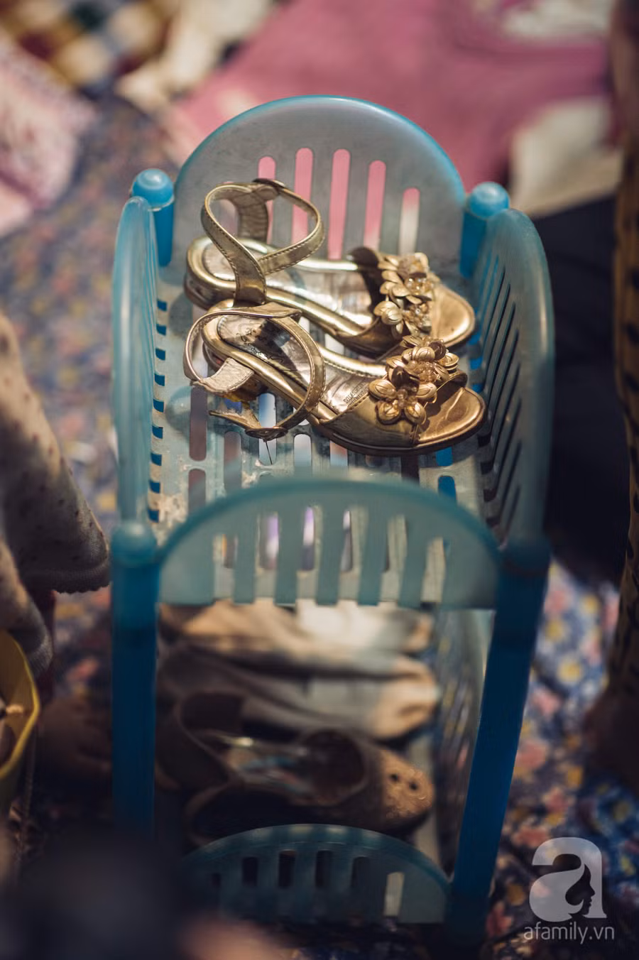 Gặp cô bé mặc đồ cũ “chất” như fashionista mơ làm người mẫu và thèm được đi học ảnh 10