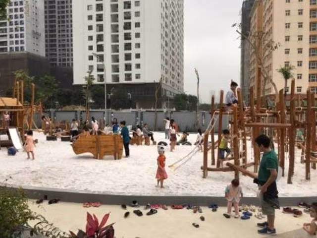 Genesis School là ngôi trường đầu tiên đạt chứng chỉ LOTUS do Hội đồng công trình xanh Việt Nam trao tặng