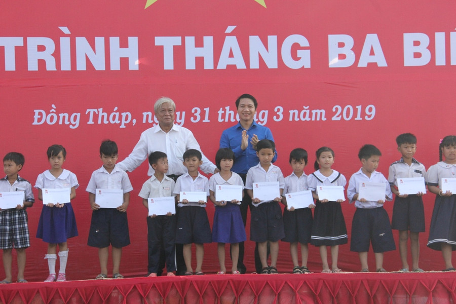 Nhiều hoạt động ý nghĩa Tháng Ba biên giới