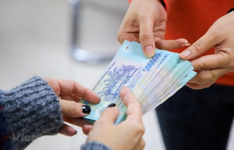 "Năm COVID buồn’: Đảo lộn chuyện tiền thưởng Tết