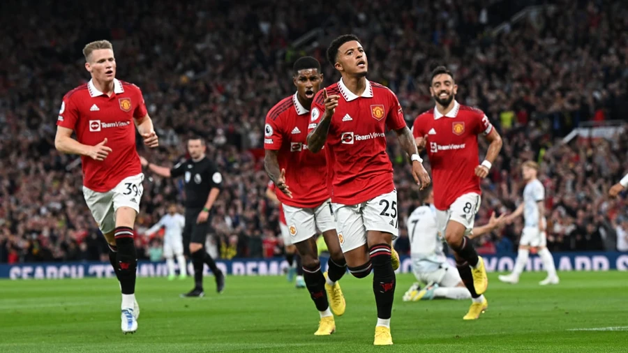 Man United đang từng bước trở lại cuộc đua vô địch.