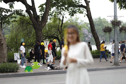 Cô mẫu ảnh chỉ là nhân vật phụ.