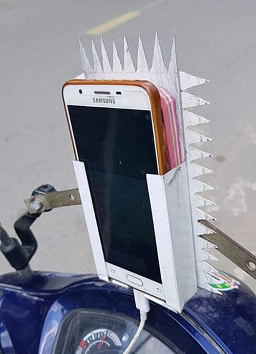 Nhiều người hài hước: Tên cướp nào ngon ăn hộ tao cái