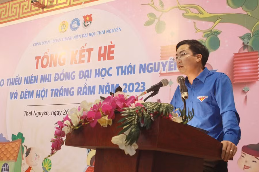 TS Lê Văn Hiếu, Bí thư Đoàn thanh niên Đại học Thái Nguyên. TS Lê Văn Hiếu, Bí thư Đoàn thanh niên Đại học Thái Nguyên.