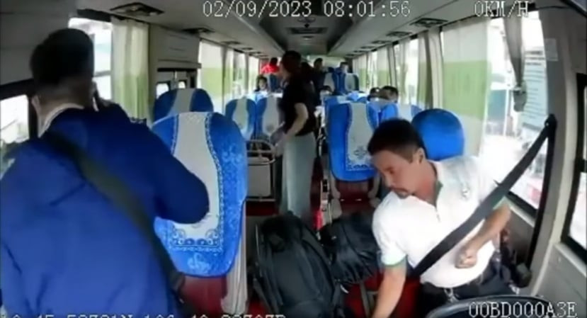 Hình ảnh tài xế bị đột quỵ hôm 2/9 do camera hành trình ghi lại.