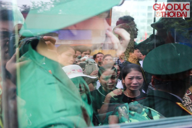 Cùng thời gian đó, 30 quận huyện, thị xã của Thành phố Hà Nội đã đồng loạt tổ chức giao nhận quân năm 2019