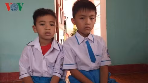 nam sinh lieu minh cuu hai em nho bi duoi nuoc hinh 2