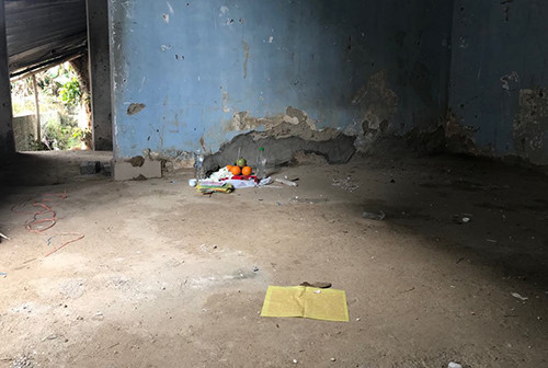 Ngôi nhà hoang nơi nữ sinh bị nhóm nghiện khống chế. Ảnh: Phạm Dự.