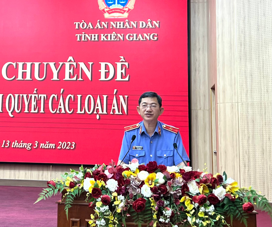 Ông Nguyễn Ngọc Phúc, Viện trưởng VKSND tỉnh Kiên Giang phát biểu tại hội nghị.