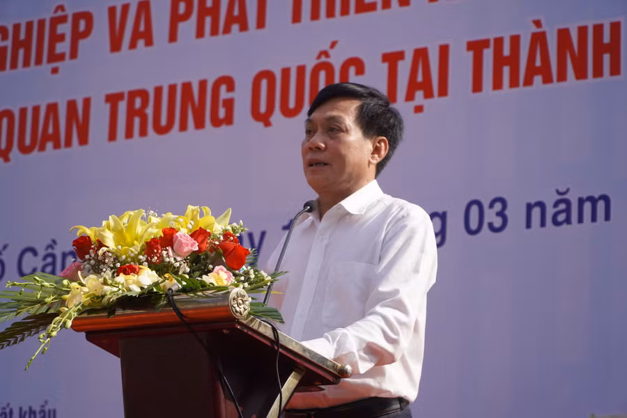 Lãnh đạo thành phố Cần Thơ phát biểu tại buổi lễ.