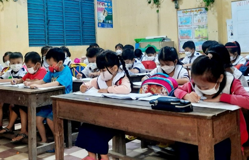 An Giang xây dựng môi trường an toàn, thân thiện cho học sinh vui đến trường. An Giang xây dựng môi trường an toàn, thân thiện cho học sinh vui đến trường.