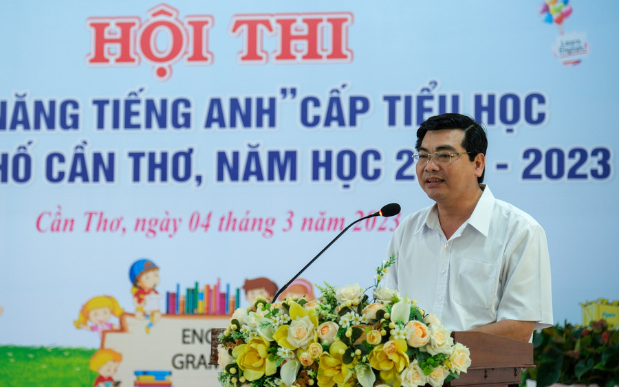 Ông Trần Thanh Bình, Giám đốc Sở GD&ĐT TP Cần Thơ tuyên bố khai mạc hội thi. Ông Trần Thanh Bình, Giám đốc Sở GD&ĐT TP Cần Thơ tuyên bố khai mạc hội thi.