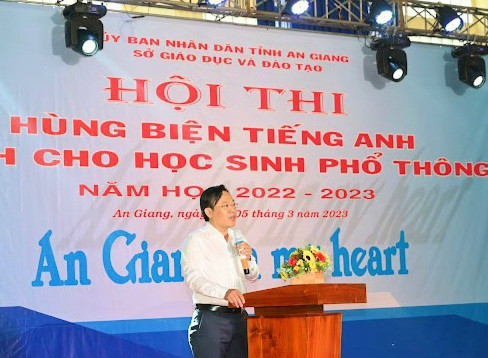 Ông Trần Tuấn Khanh - Phó GĐ Sở GD&ĐT An Giang phát biểu.