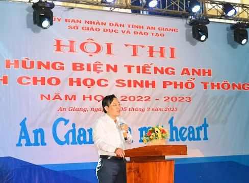 Ông Trần Tuấn Khanh - Phó GĐ Sở GD&ĐT An Giang phát biểu. Ông Trần Tuấn Khanh - Phó GĐ Sở GD&ĐT An Giang phát biểu.