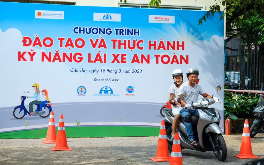 Các hoạt động tại chương trình. Các hoạt động tại chương trình.