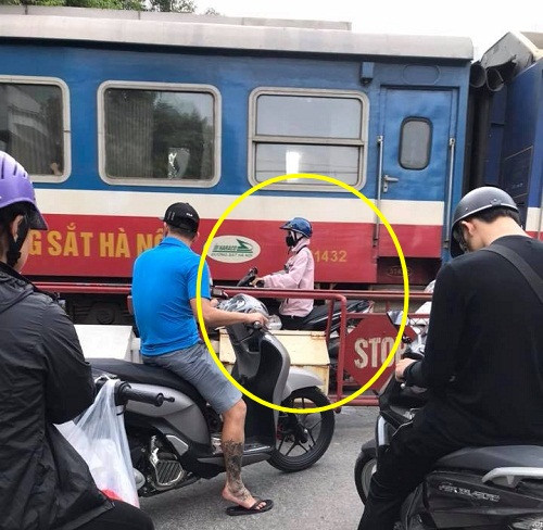 Người dưng ngược lối. 10-anh-hai-hot-nhat-facebook-trong-ngay