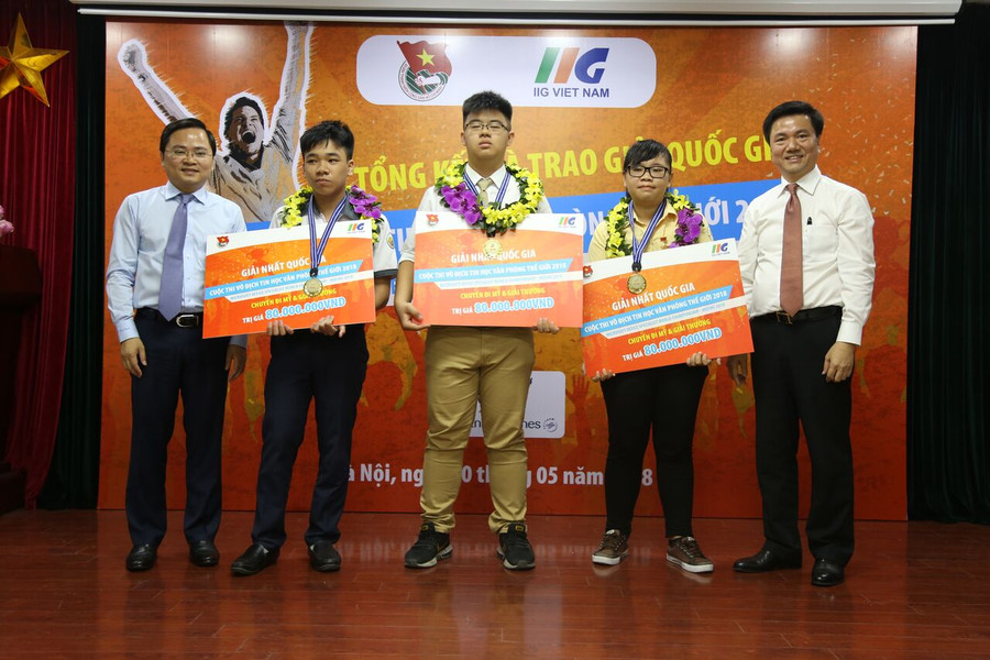 BTC trao phần thưởng cho 3 nhà vô địch MOSWC 2018 