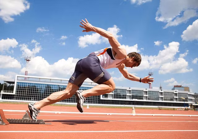 Người lười vận động sẽ suy giảm khối cơ sau tuổi 30