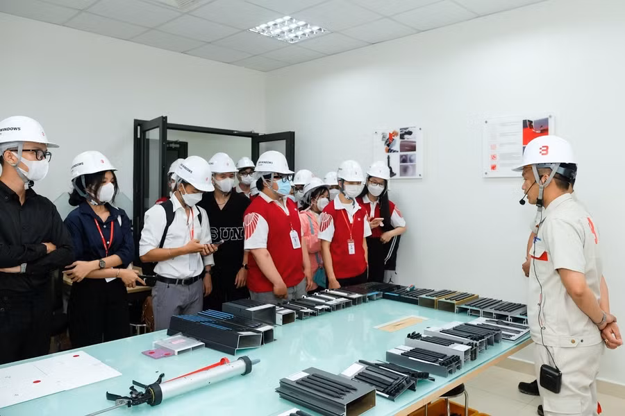 Sinh viên Trường ĐH Quốc tế Hồng Bàng (HIU) thực hành tại doanh nghiệp.