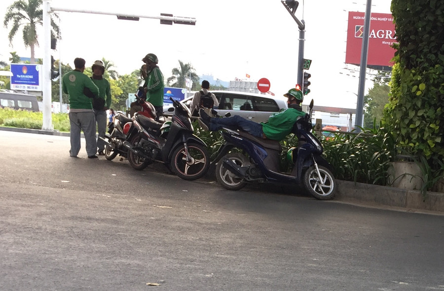 Mạo danh GrabBike đón khách 