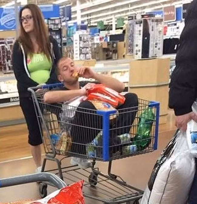 bat gap hinh anh sieu di trong sieu thi ngay cuoi tuan hinh anh 12