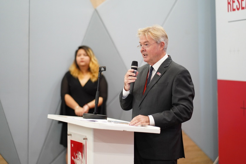 GS Raymond Gordon, Hiệu trưởng Trường ĐH Anh quốc Việt Nam GS Raymond Gordon, Hiệu trưởng Trường ĐH Anh quốc Việt Nam