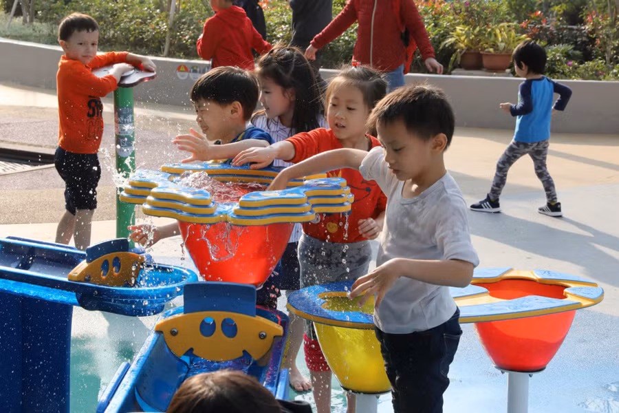 Trẻ em Hồng Kông gặp nhiều áp lực khi không có thời gian giải trí