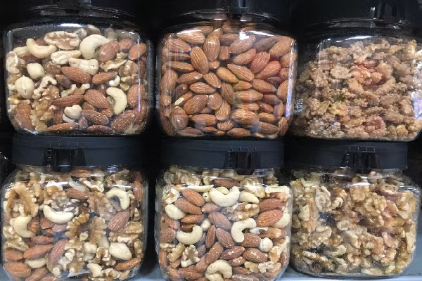 Ăn nhiều hạt dinh dưỡng có thể gây thừa chất xơ