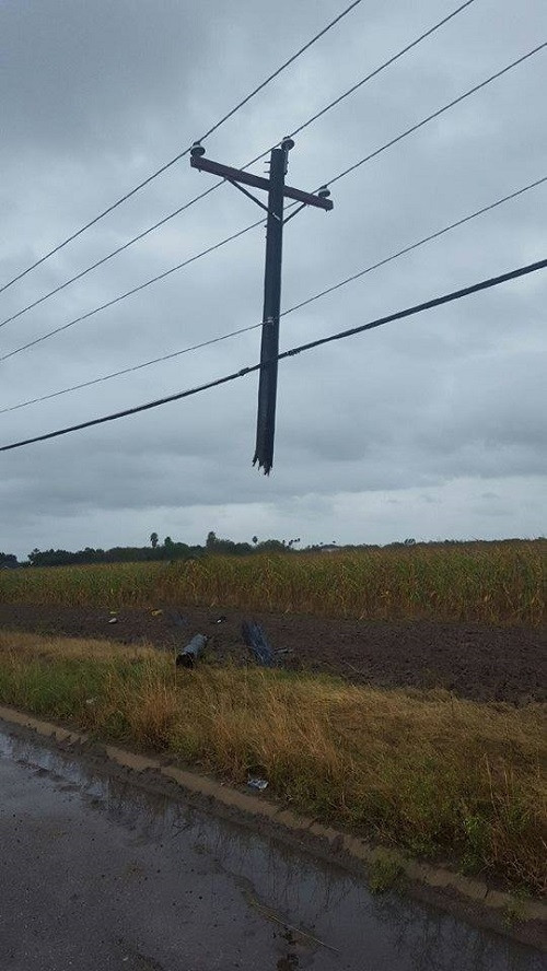 Cột điện lơ lửng.