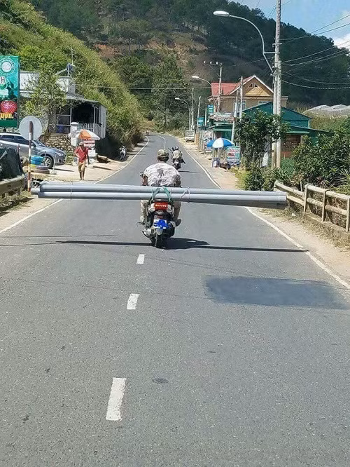 Đường này là của riêng anh.