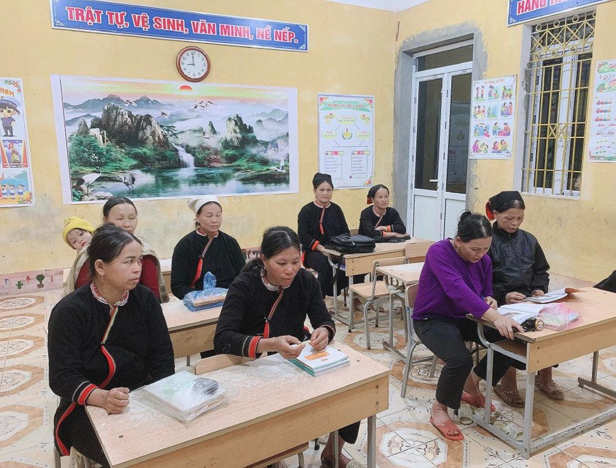 Huyện Pắc Nặm dự kiến mở 23 lớp xoá mù chữ năm 2024.