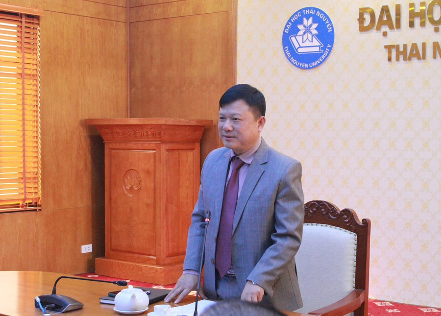 PGS.TS Hoàng Văn Hùng, Giám đốc Đại học Thái Nguyên chủ trì hội nghị. PGS.TS Hoàng Văn Hùng, Giám đốc Đại học Thái Nguyên chủ trì hội nghị.