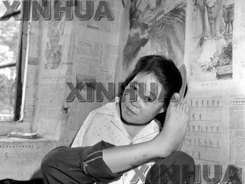 Khâm phục cụ bà 70 tuổi làm mọi việc bằng chân - 10 kham phuc cu ba 70 tuoi lam moi viec bang chan - 10
