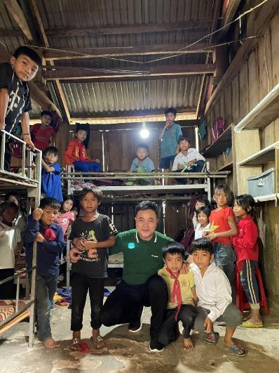 Anh Võ Chí Quyết – Giám đốc VPBank chi nhánh Nghệ An đã lên kế hoạch cho việc quay trở lại hỗ trợ Tiểu học Bắc Lý 2. Anh Võ Chí Quyết – Giám đốc VPBank chi nhánh Nghệ An đã lên kế hoạch cho việc quay trở lại hỗ trợ Tiểu học Bắc Lý 2.