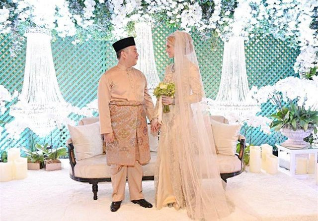 Thái tử Malaysia kết hôn với nữ thường dân người Thụy Điển - 3 Thái tử Malaysia kết hôn với nữ thường dân người Thụy Điển - 3