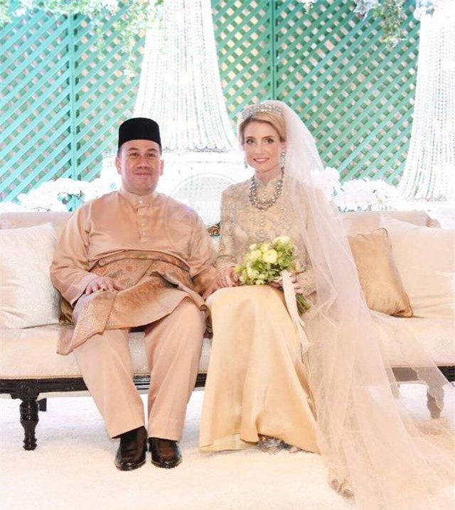 Thái tử Malaysia kết hôn với nữ thường dân người Thụy Điển - 2 Thái tử Malaysia kết hôn với nữ thường dân người Thụy Điển - 2