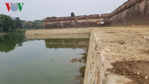 nhiều sai sót trong quá trình thi công kè hộ thành hào kinh thành huế hình 3 nhieu sai sot trong qua trinh thi cong ke ho thanh hao kinh thanh hue hinh 3