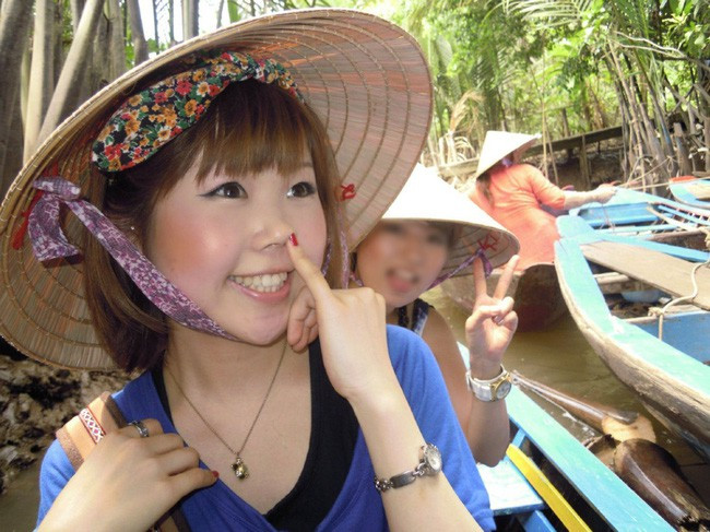 Cái chết của Ayano khiến gia đình và bạn bè của cô không khỏi bàng hoàng.