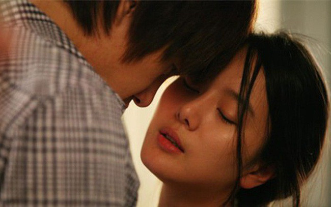 Nghe tin chị gái ế chỏng chơ đưa người yêu kém tuổi về ra mắt, tôi vội vàng chạy sang xem thì choáng váng khi thấy khuôn mặt đáng khinh ấy - Ảnh 2. Nghe tin chị gái ế chỏng chơ đưa người yêu kém tuổi về ra mắt, tôi vội vàng chạy sang xem thì choáng váng khi thấy khuôn mặt đáng khinh ấy - Ảnh 2.