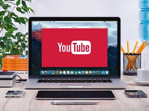 Lấy thông tin từ báo chí, Facebook, YouTube sẽ phải trả tiền bản quyền