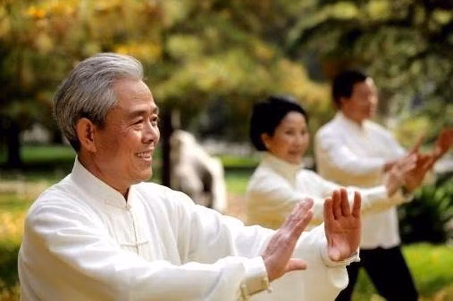 bon bac si song khoe manh du bi ung thu, chi nho vao 6 bi quyet tot ngang "than duoc" - 3