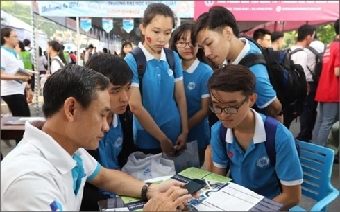 Thông tin tuyển sinh, chương trình và sách giáo khoa... được dư luận quan tâm 