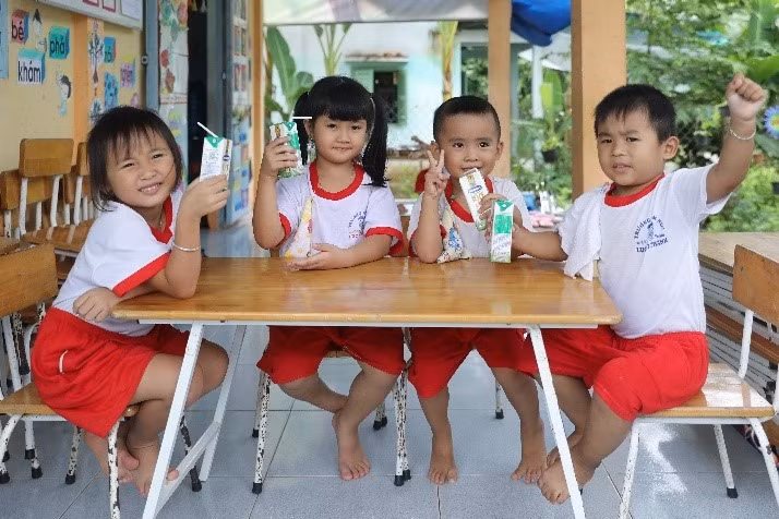 Hơn 46.300 học sinh mầm non, tiểu học công lập tại Vĩnh Long đang được thụ hưởng chương trình SHĐ trong năm học 2020-2021.