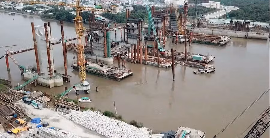 Hệ thống cống ngăn triều khổng lồ tại các cửa sông là giải pháp được nhiều chuyên gia cho rằng sẽ giúp TPHCM giảm ngập