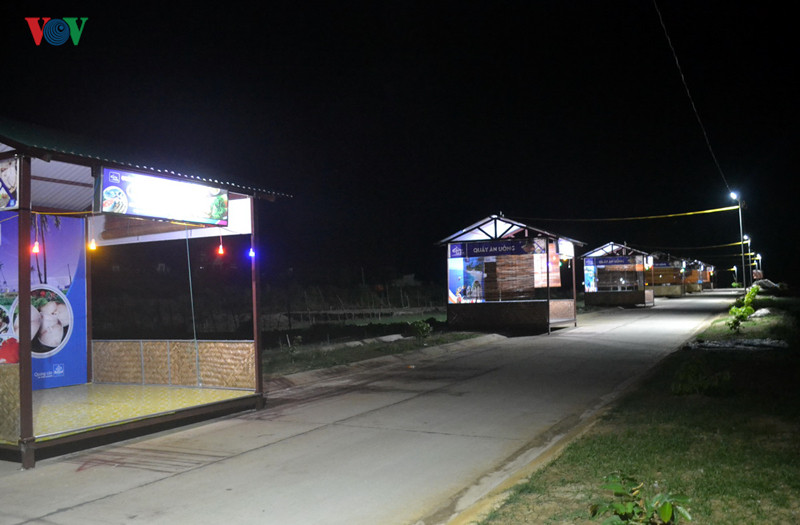 Tháo dỡ chợ đêm Lý Sơn