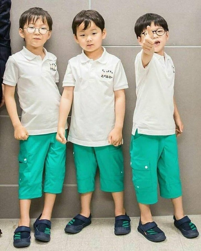 Hình ảnh mới nhất của 3 anh em Daehan-Minguk-Manse: Cao lớn, đẹp trai ngoài sức tưởng tượng ảnh 5 Hình ảnh mới nhất của 3 anh em Daehan-Minguk-Manse: Cao lớn, đẹp trai ngoài sức tưởng tượng ảnh 5